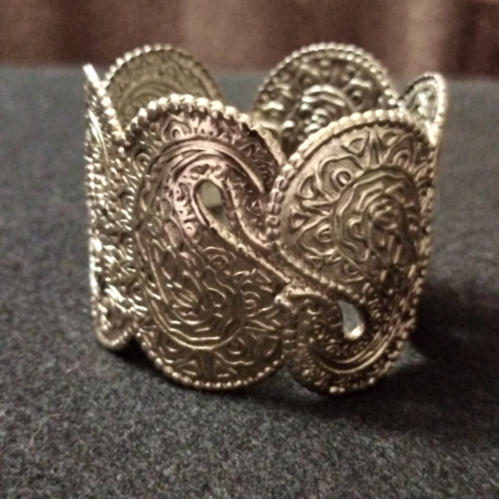 Vintage Art Deco Embossed Cuff Bracelet Silver Tone Signed